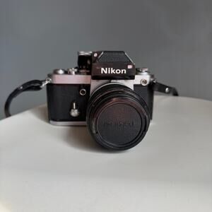 Vintage NIKON F2 35mm SLR Film Camera with a Nikkor Auto 43-86mm f/3.5 Lens